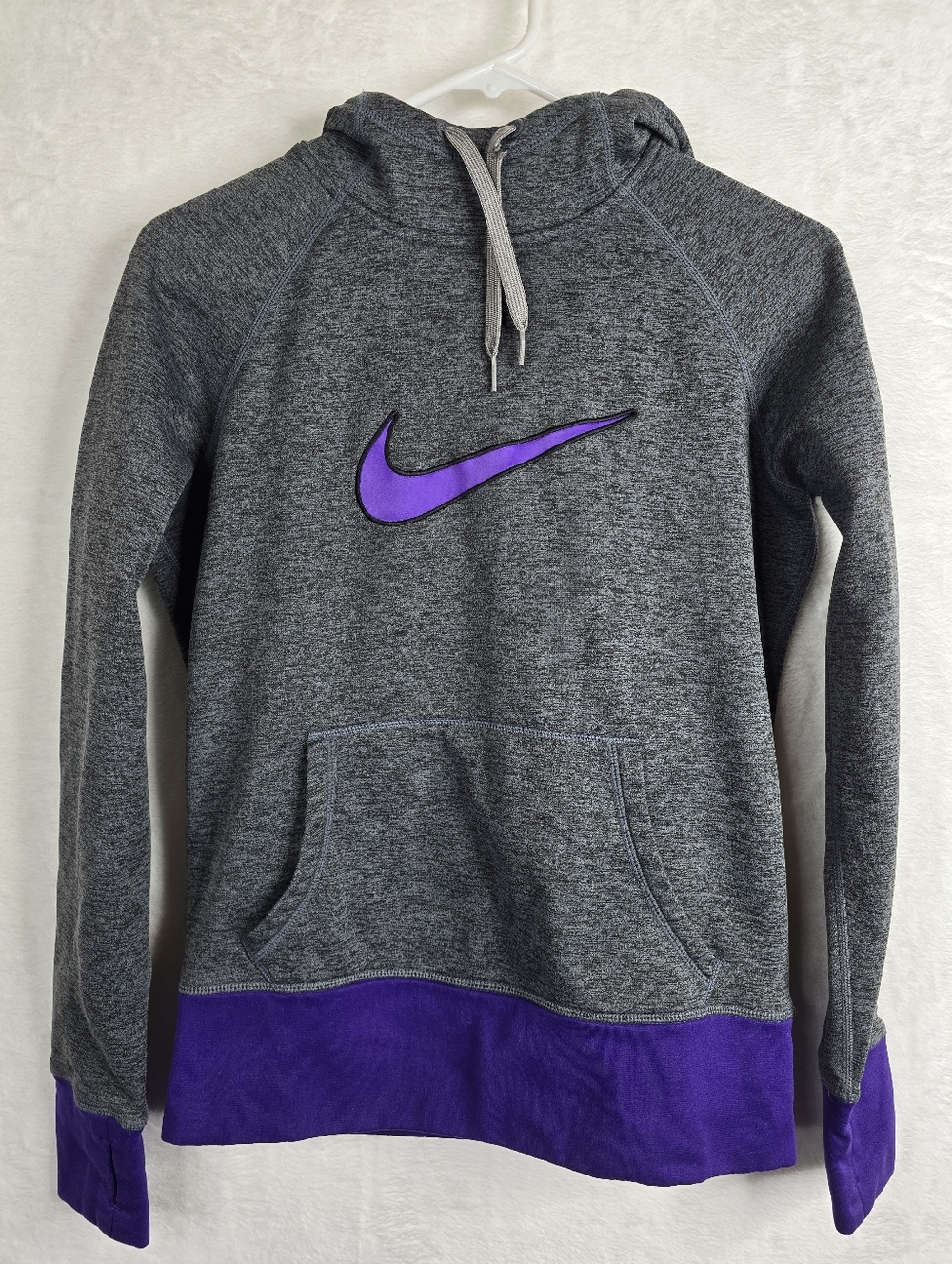 Nike Therma Fit Hoodie Gray Purple Swoosh Pullover Women’s Small